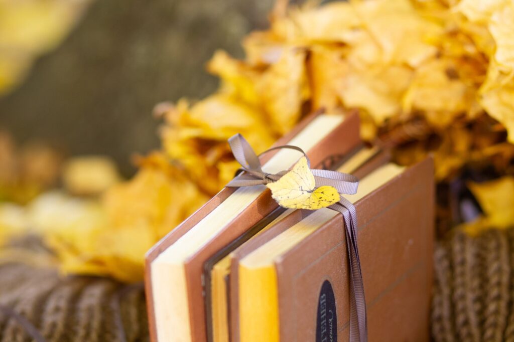 Wymiana książkowa na Dzień Książki: jak przygotować bookcrossing w bibliotece lub kawiarni